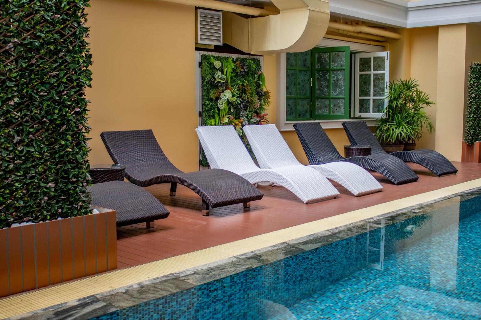 Siri Grand Bangkok Hotel Екстер'єр фото