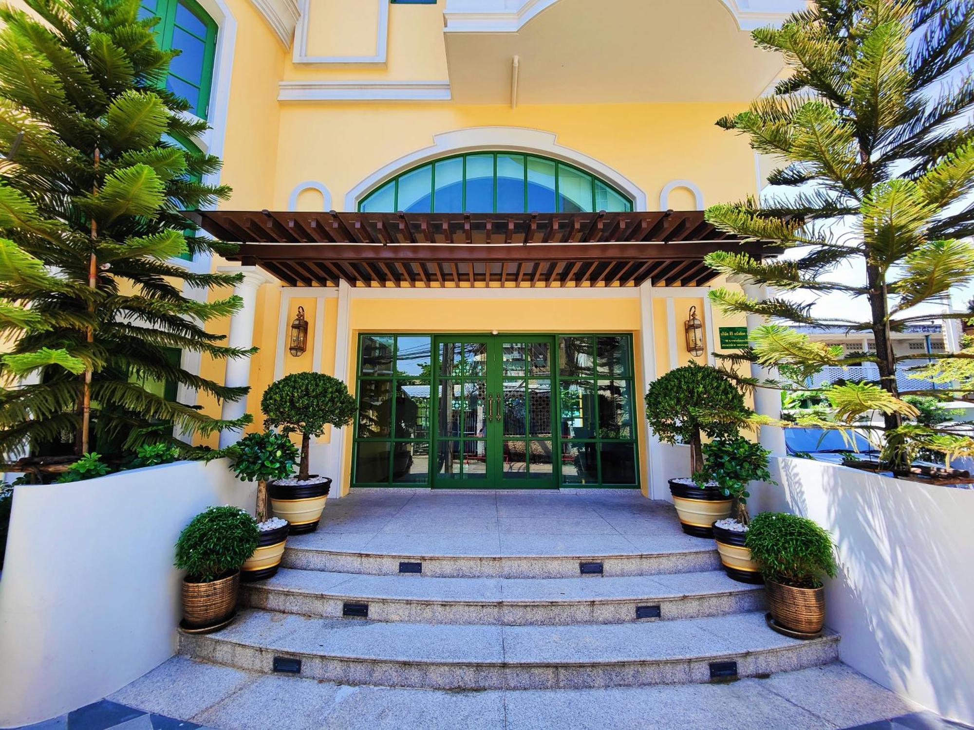 Siri Grand Bangkok Hotel Екстер'єр фото