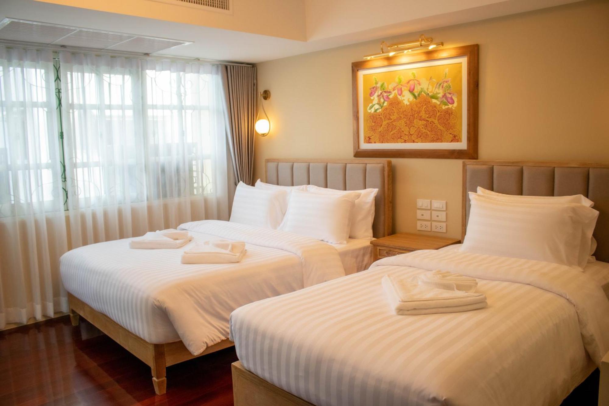 Siri Grand Bangkok Hotel Екстер'єр фото