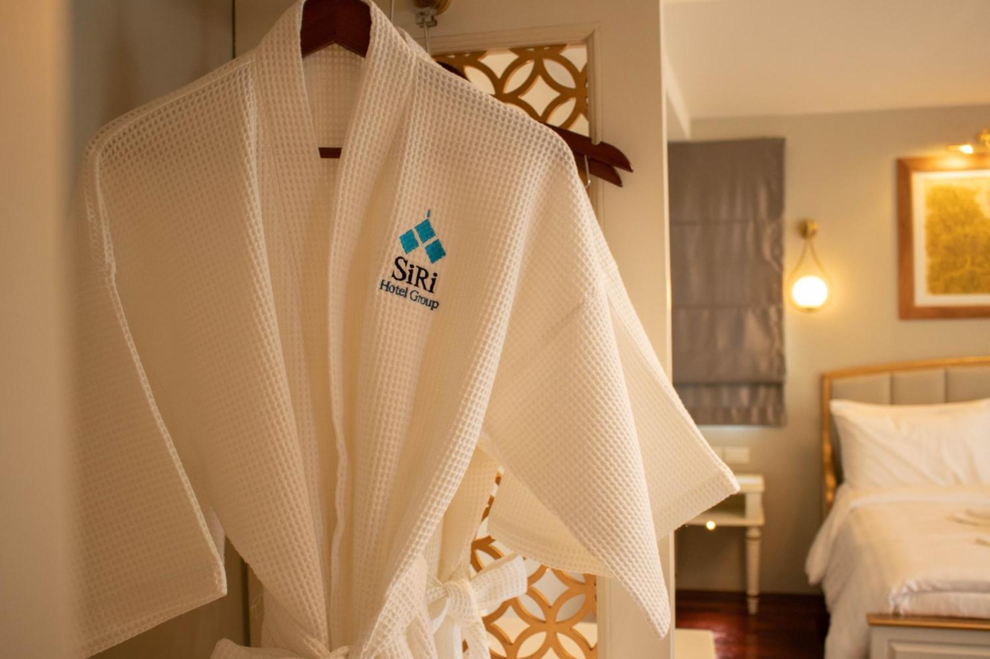 Siri Grand Bangkok Hotel Екстер'єр фото