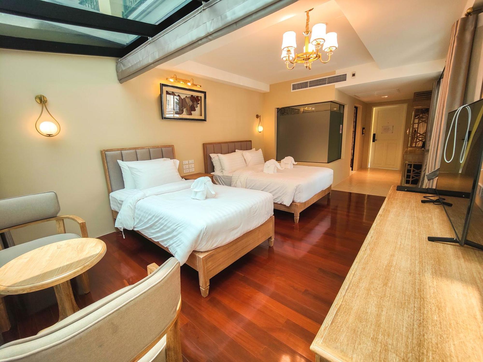 Siri Grand Bangkok Hotel Екстер'єр фото