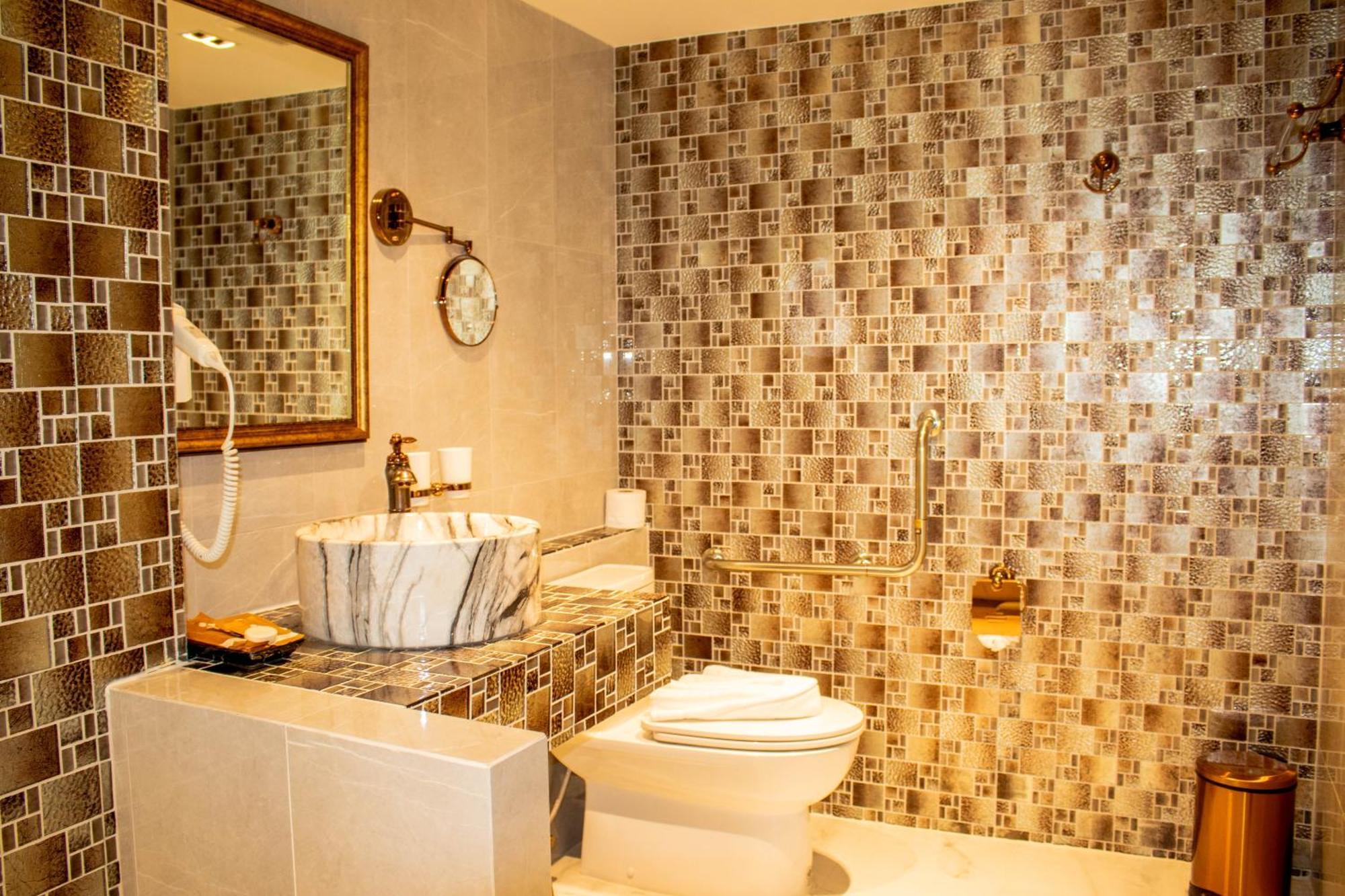 Siri Grand Bangkok Hotel Екстер'єр фото