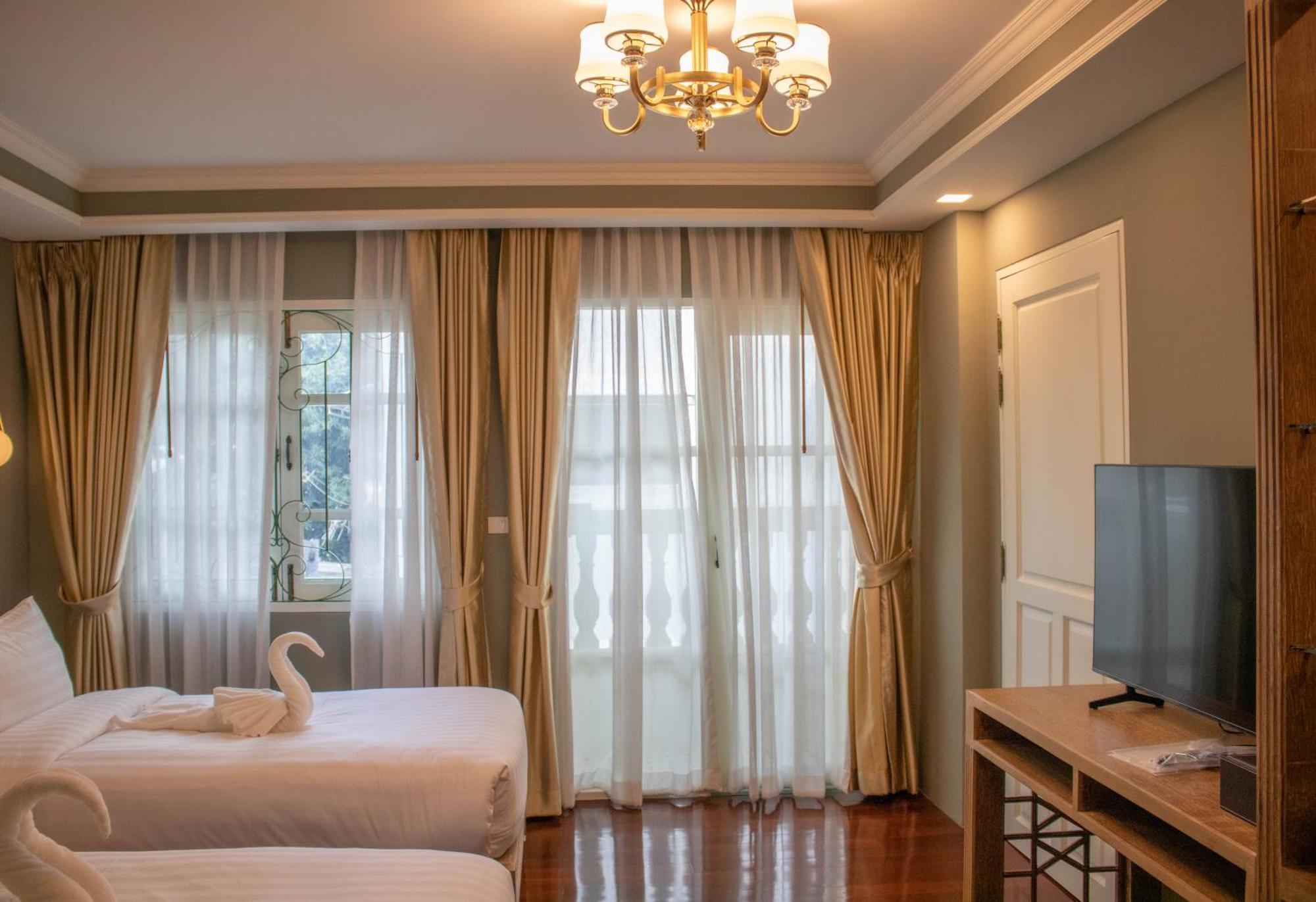 Siri Grand Bangkok Hotel Екстер'єр фото
