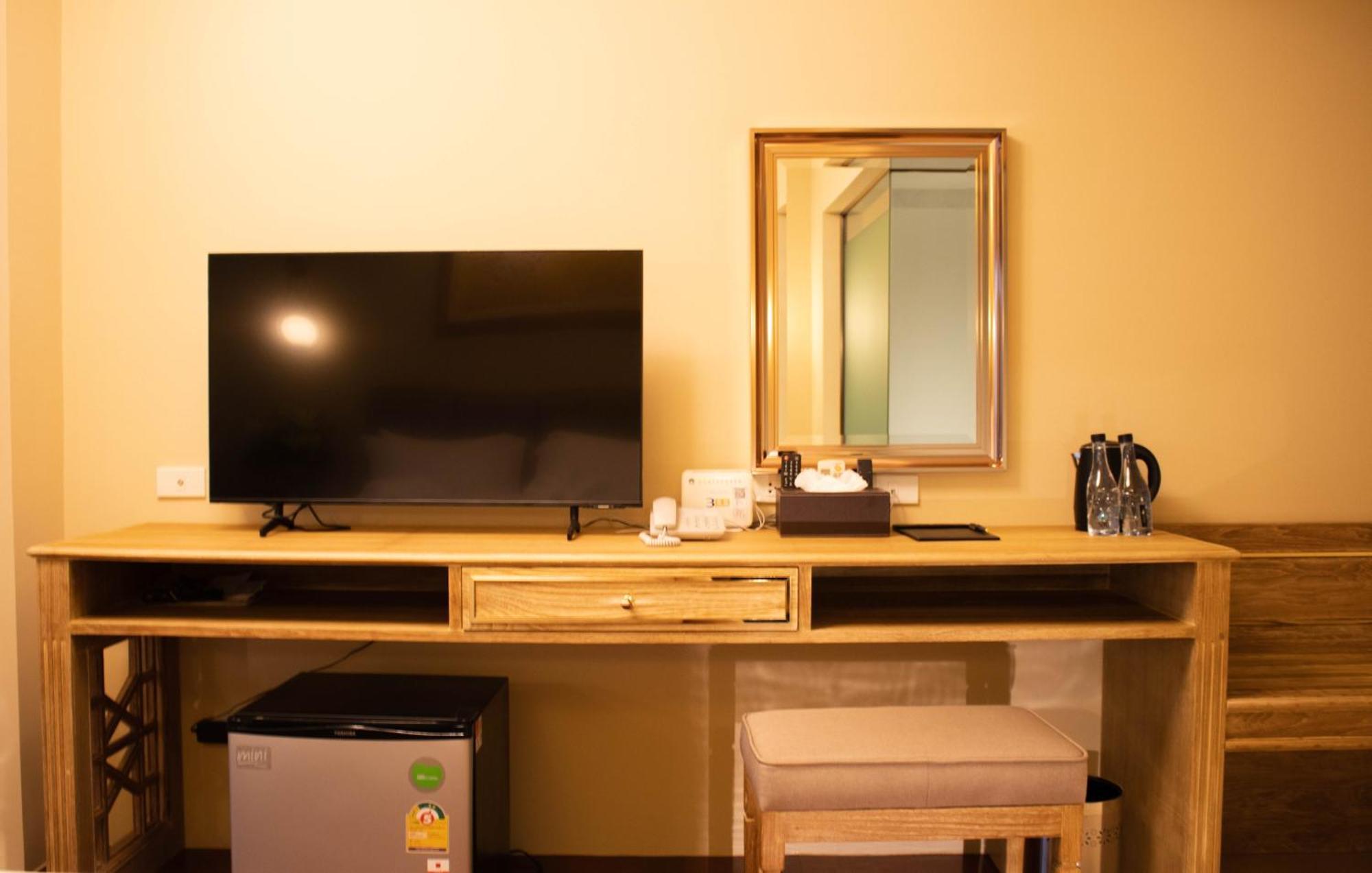 Siri Grand Bangkok Hotel Екстер'єр фото