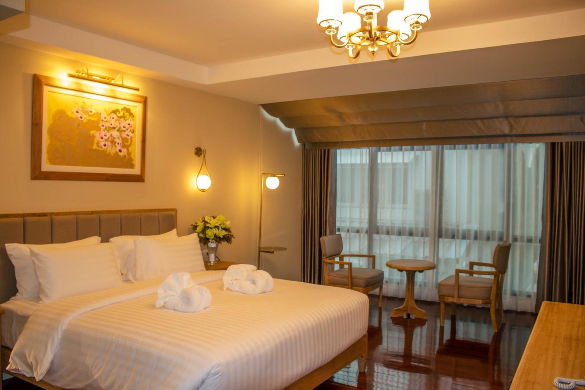 Siri Grand Bangkok Hotel Екстер'єр фото