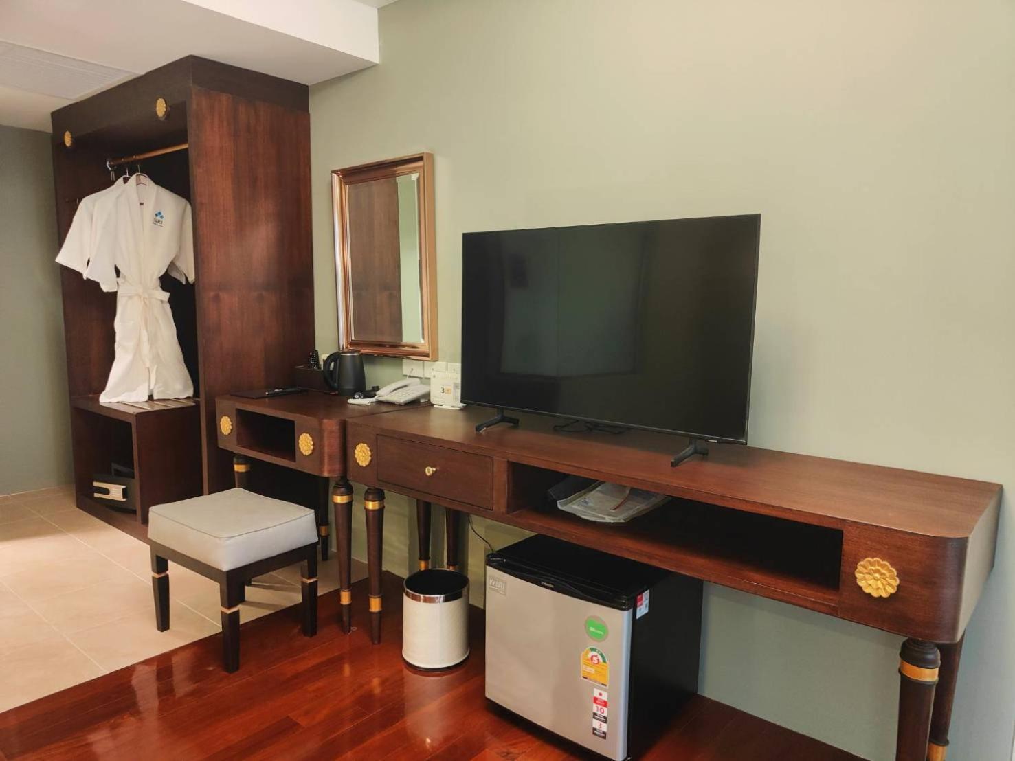 Siri Grand Bangkok Hotel Екстер'єр фото